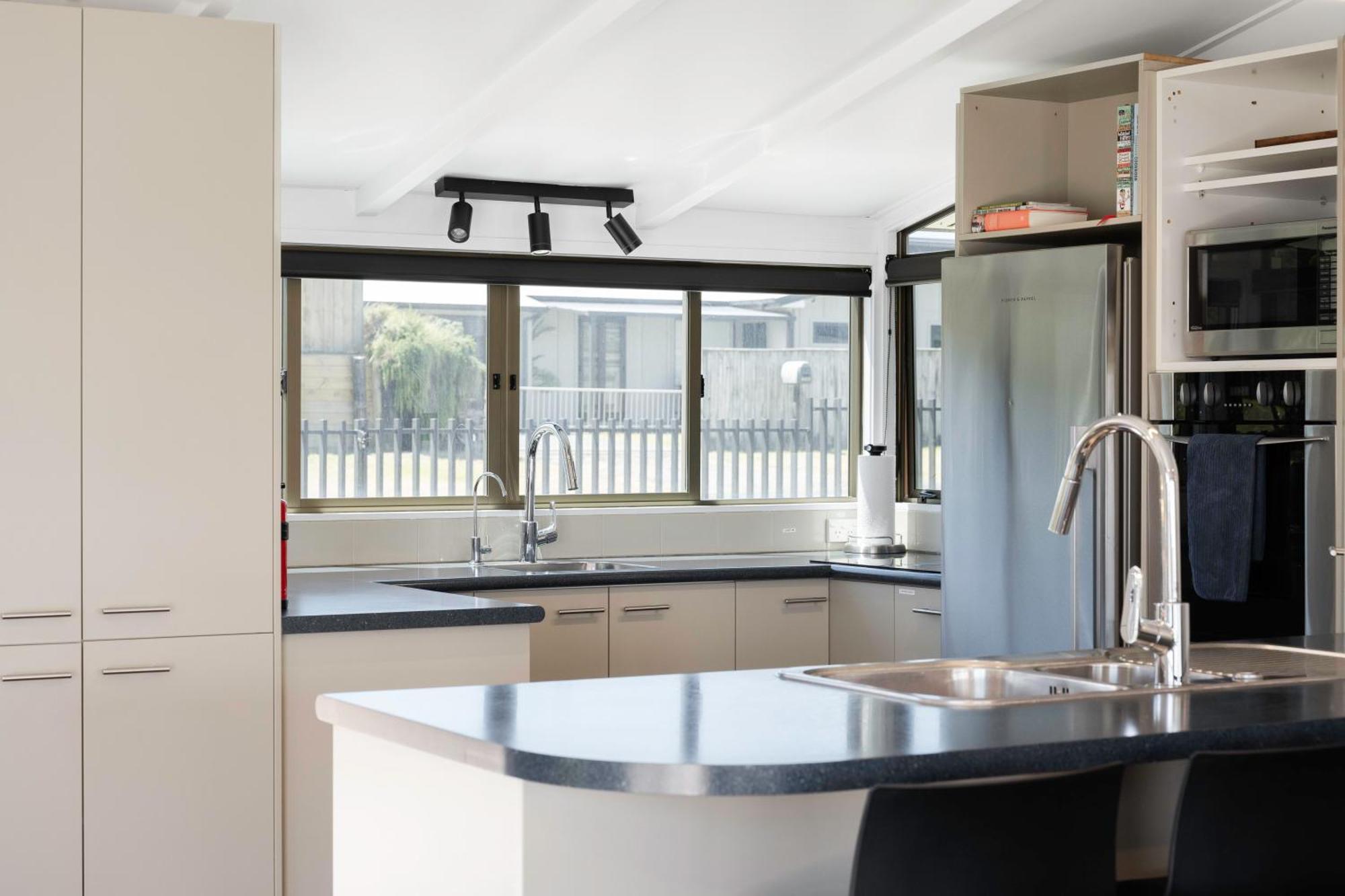 Pukehina Estuary Sunset Views Holiday Home Kültér fotó