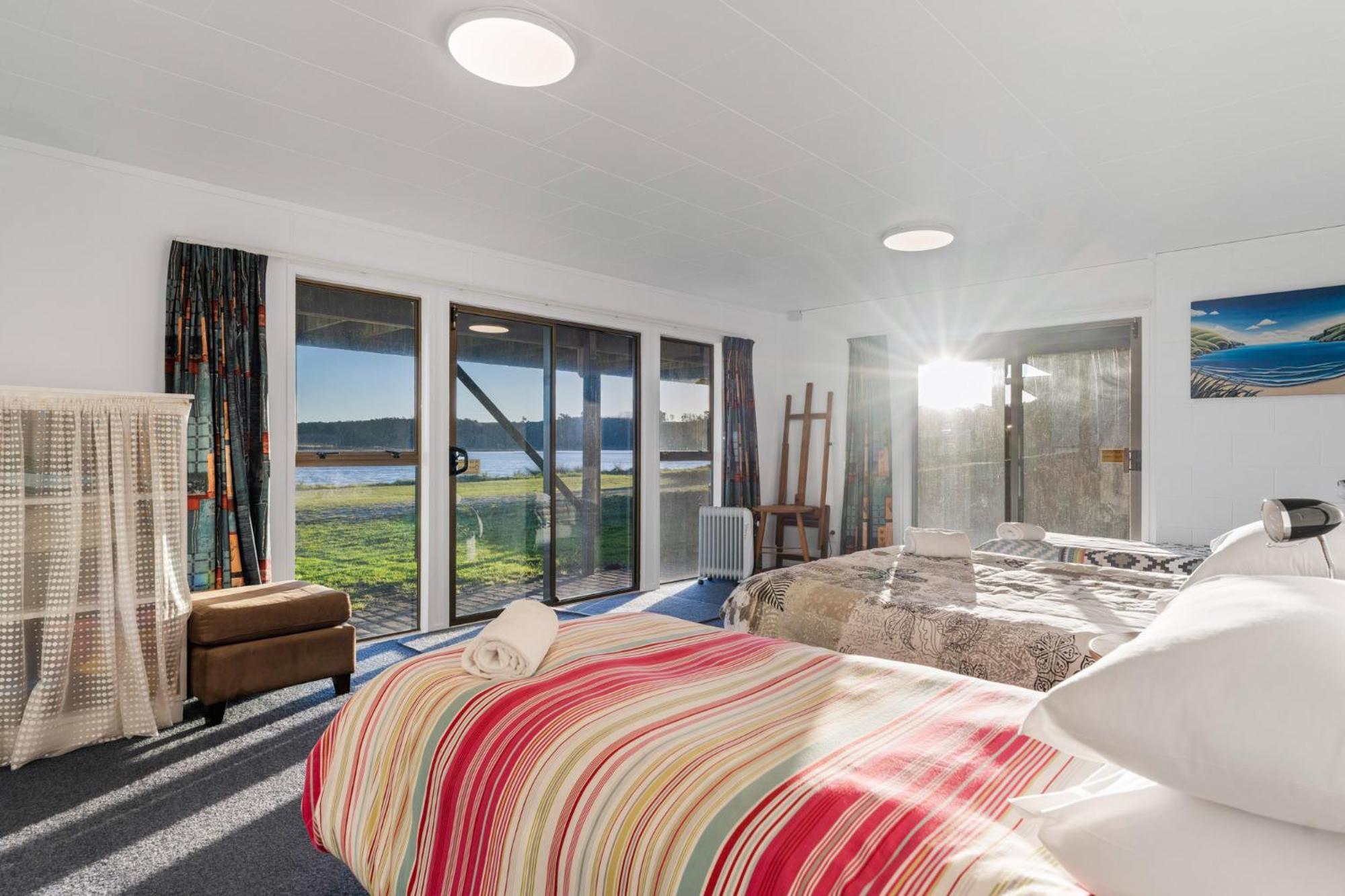 Pukehina Estuary Sunset Views Holiday Home Kültér fotó